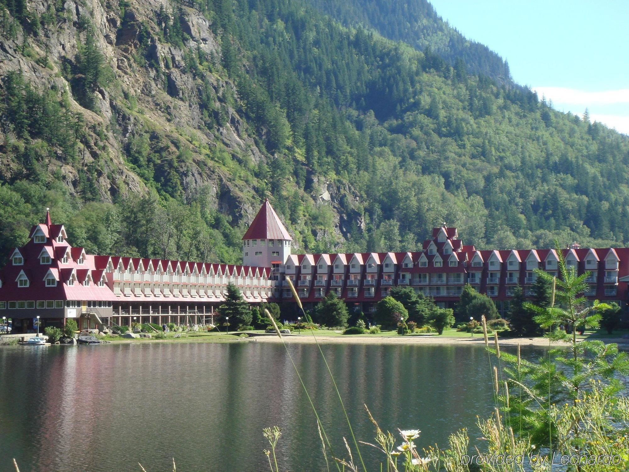 Three Valley Lake Chateau Revelstoke Eksteriør billede