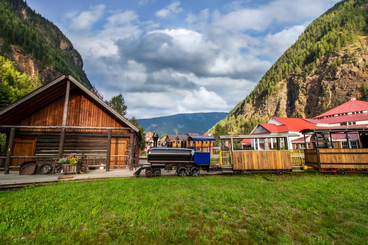 Three Valley Lake Chateau Revelstoke Eksteriør billede